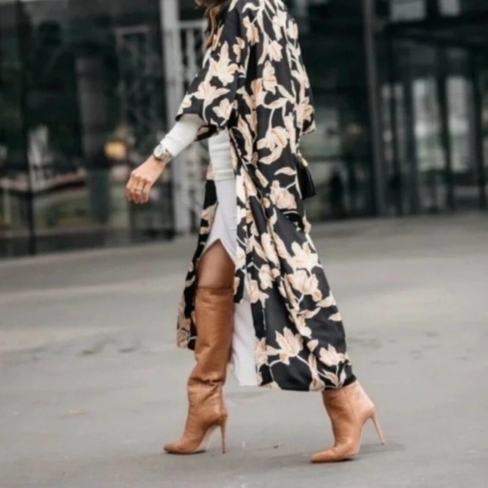 Maison Du Sior  Chic Black and Gold Floral Women's Cape Size Small- Medium